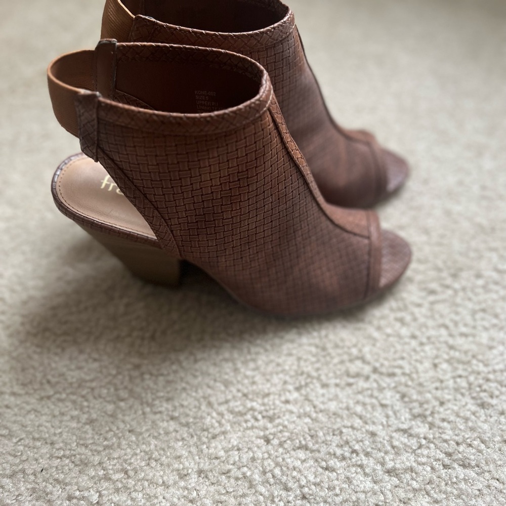Francesca’s Sandals - Picture 6 of 10